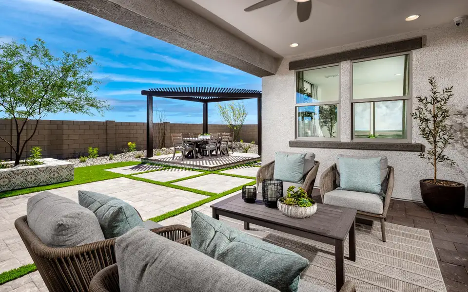 Exterior details and patio area of a home in Alamar, Avondale (Image 3).