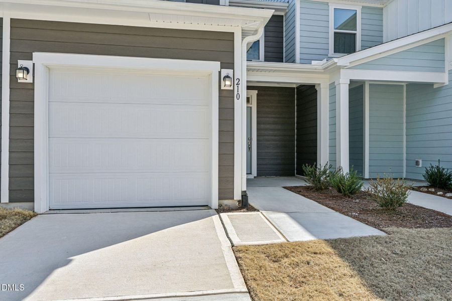 1-web-or-mls-210 Parker Lane-S0503-001