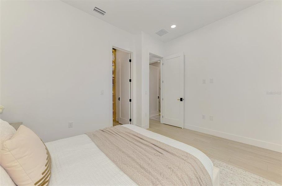 Spacious, unfurnished interior of a new home in , North Port (Image 27).