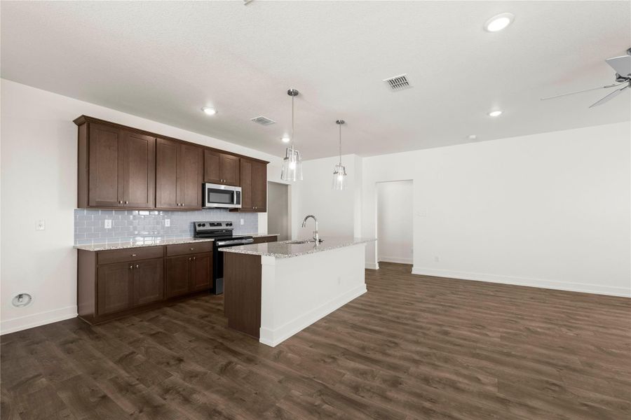 Please Note: These interior photos are not of the actual design but are of a completed home wiht a similar floor plan. Finishes, features, and layouts may vary. Please Note: These interior photos are not of the actual design but are of a completed home wiht a similar floor plan. Finishes, features, and layouts may vary.