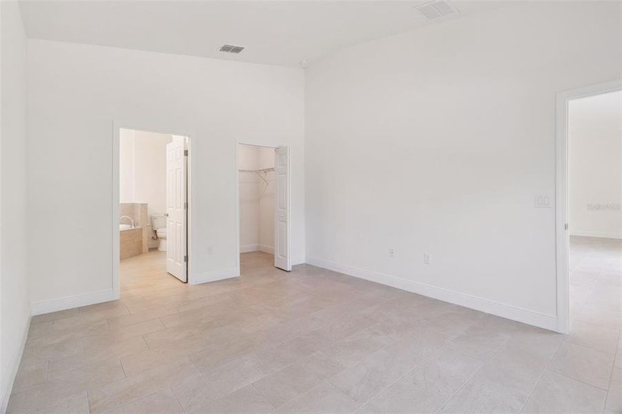 Spacious, unfurnished interior of a new home in , Yeehaw Junction (Image 26). Spacious, unfurnished interior of a new home in , Yeehaw Junction (Image 26).