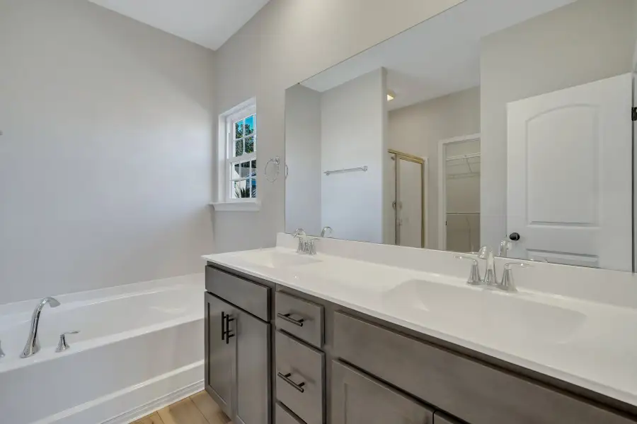 Fripp – Owner’s Bathroom Fripp – Owner’s Bathroom