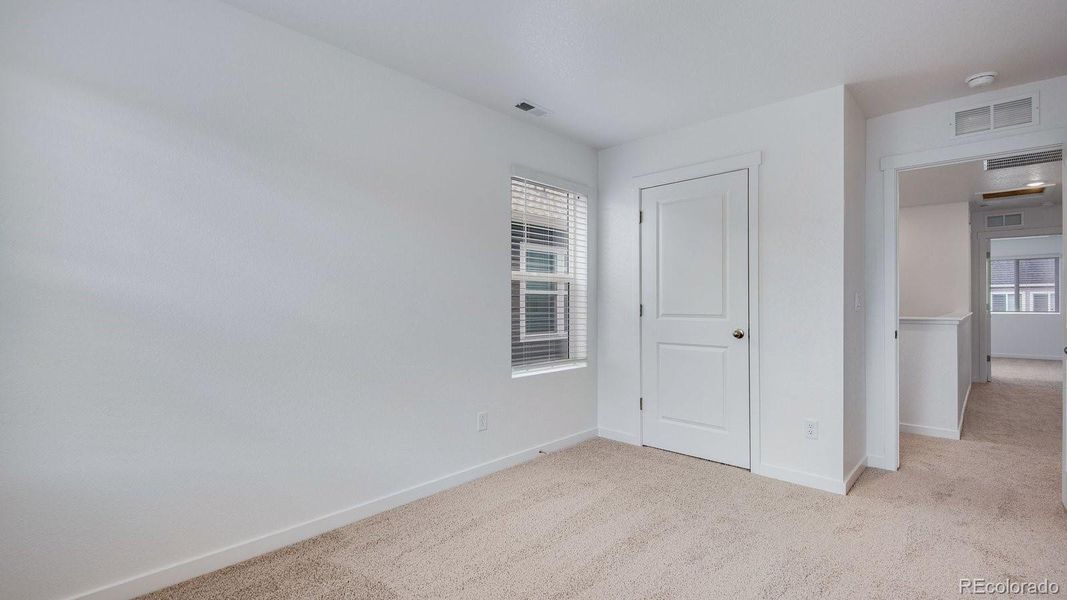 Spacious, unfurnished interior of a new home in Settlers Crossing, Commerce City (Image 23).