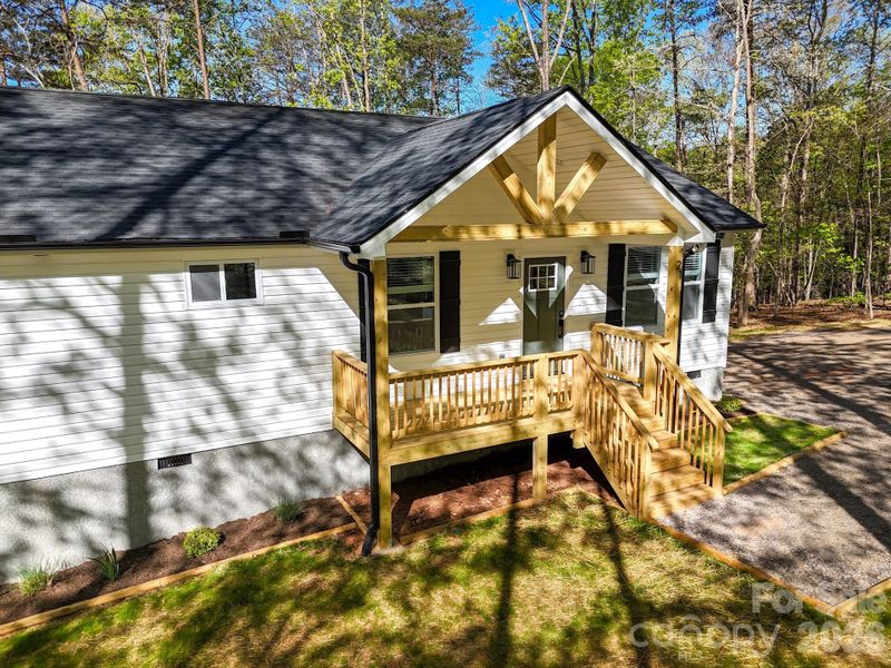 Exterior details and patio area of a home in , Marion (Image 23).