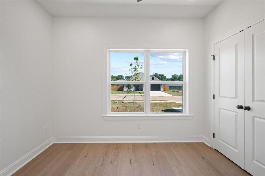 Spacious, unfurnished interior of a new home in , Athens (Image 30).