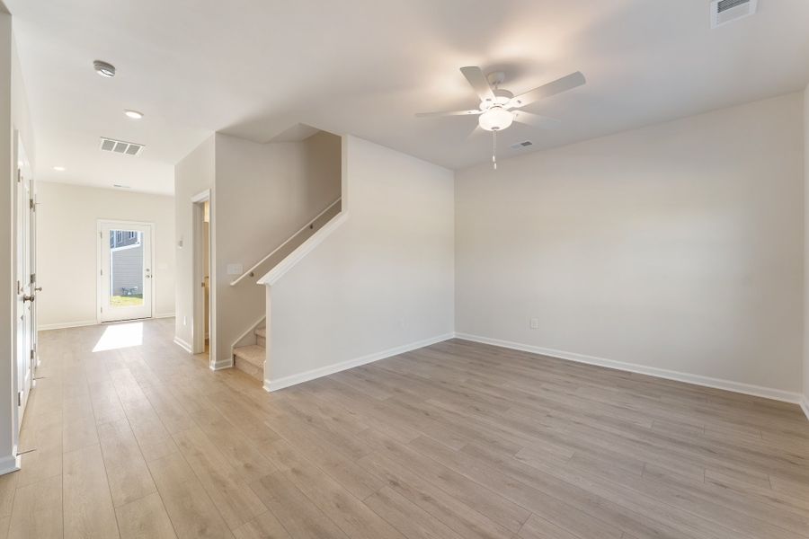 Spacious, unfurnished interior of a new home in Edwards Station, Taylors (Image 12).