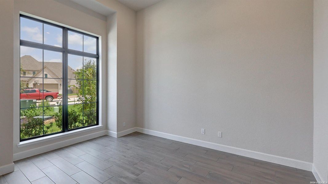 Spacious, unfurnished interior of a new home in Alsatian Oaks, Castroville (Image 18).