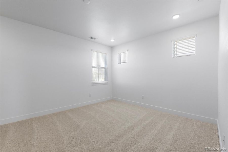 Spacious, unfurnished interior of a new home in Westerly, Erie (Image 11).