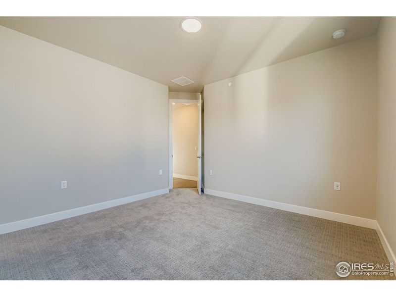 Spacious, unfurnished interior of a new home in Baseline, Broomfield (Image 31).