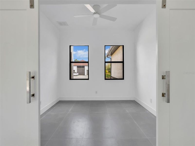 Spacious, unfurnished interior of a new home in , Port Charlotte (Image 41).