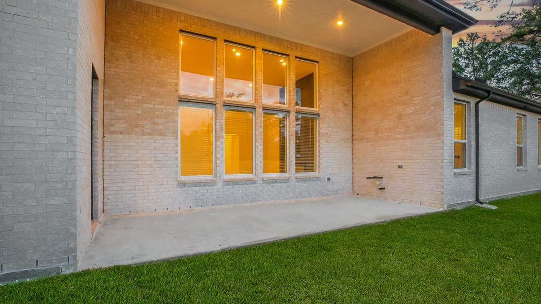 Representative exterior details of a home built from the H70d by D.R. Horton in Butlers Bend Estates, Pinehurst (Image 3).