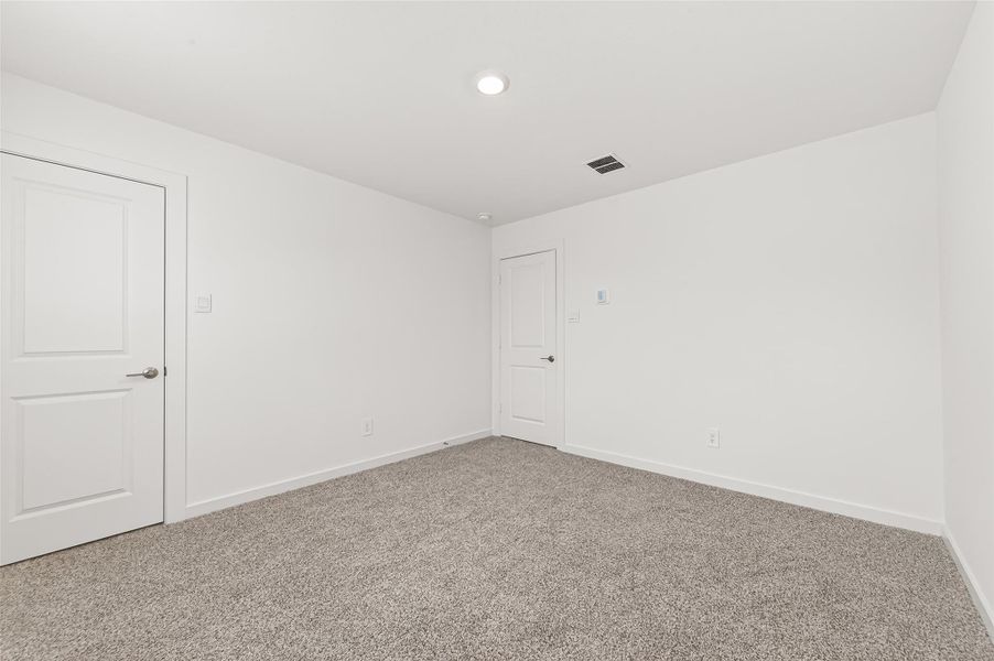 Spacious, unfurnished interior of a new home in Harvest Green, Richmond (Image 33).