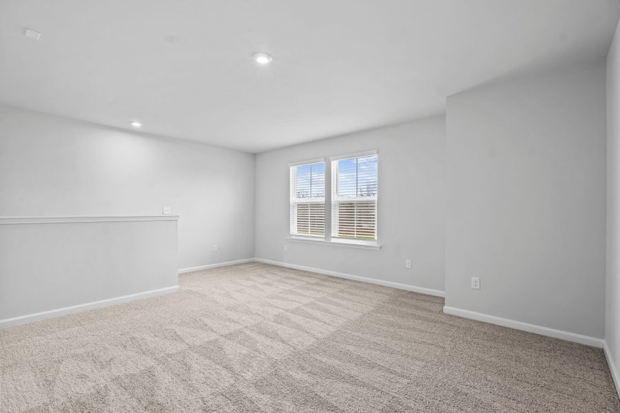 Spacious, unfurnished interior of a new home in Crestview, Spartanburg (Image 14).