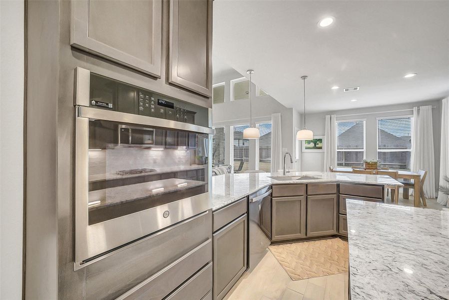 Furnished interior view inside a new home in Beacon Hill, Waller (Image 33).