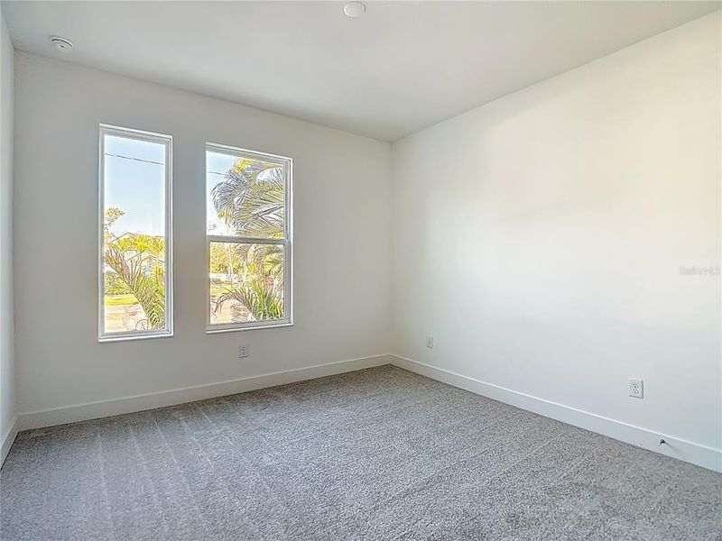 Spacious, unfurnished interior of a new home in , Tampa (Image 53).
