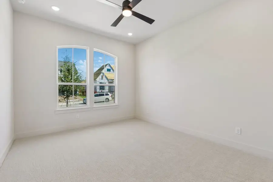 Spacious, unfurnished interior of a new home in StarView, Prosper (Image 45).
