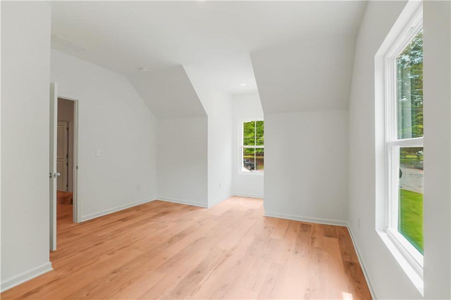 Spacious, unfurnished interior of a new home in , Atlanta (Image 12).