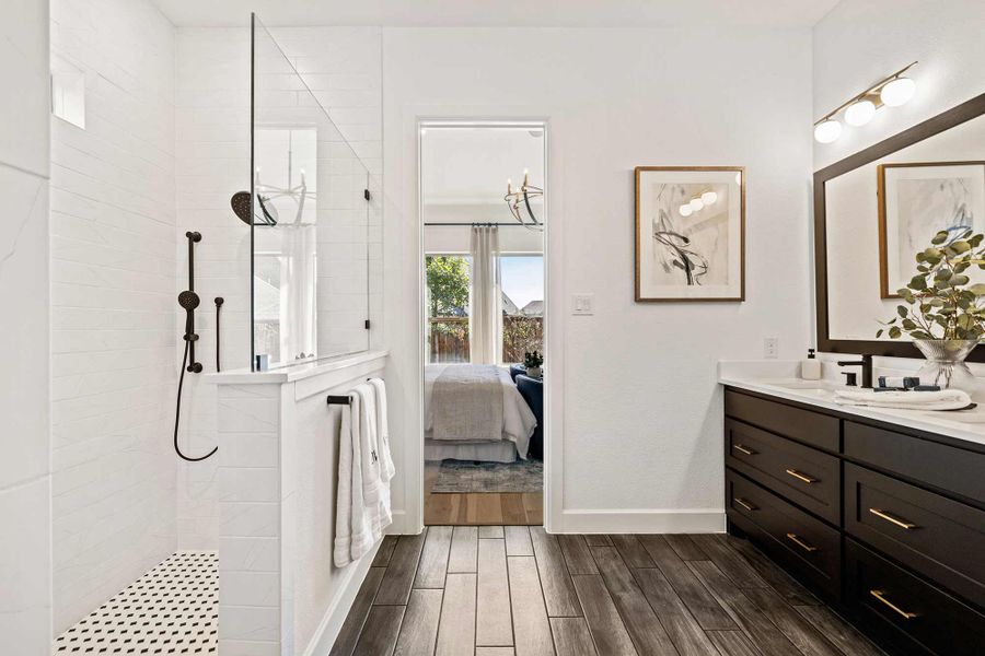 The Cedaridge - Owner's Bath