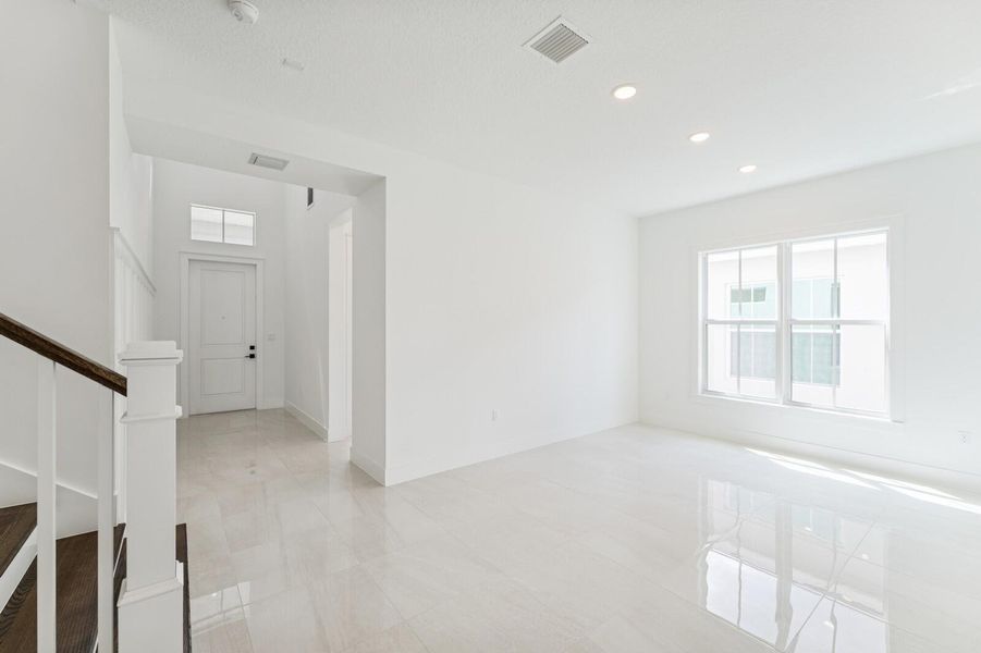 Spacious, unfurnished interior of a new home in , Stuart (Image 47).