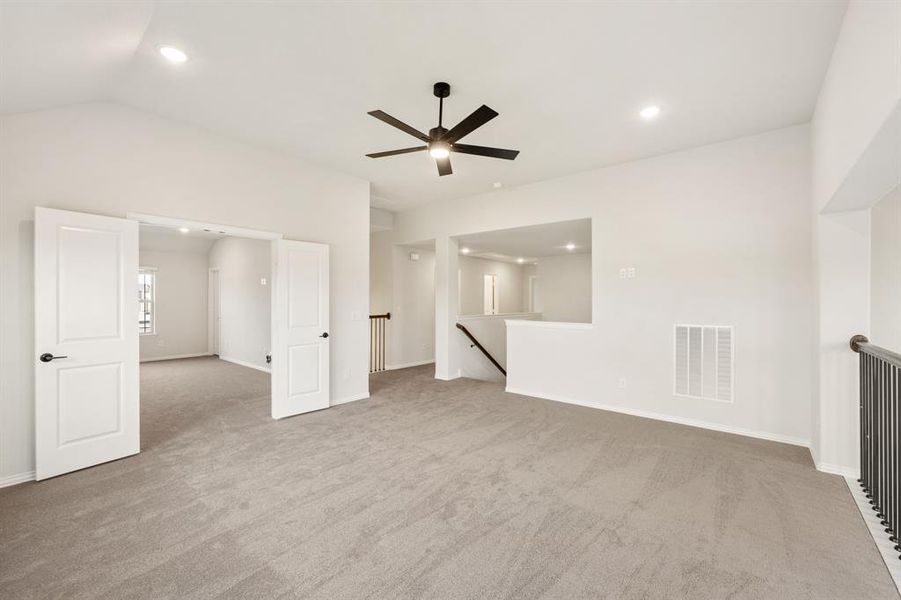 Spacious, unfurnished interior of a new home in Sonoma Verde, McLendon-Chisholm (Image 34).
