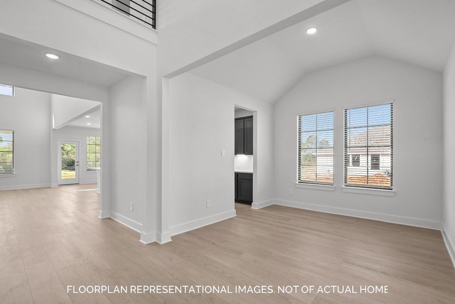 Spacious, unfurnished interior of a new home in Lone Star Landing, Montgomery (Image 13).