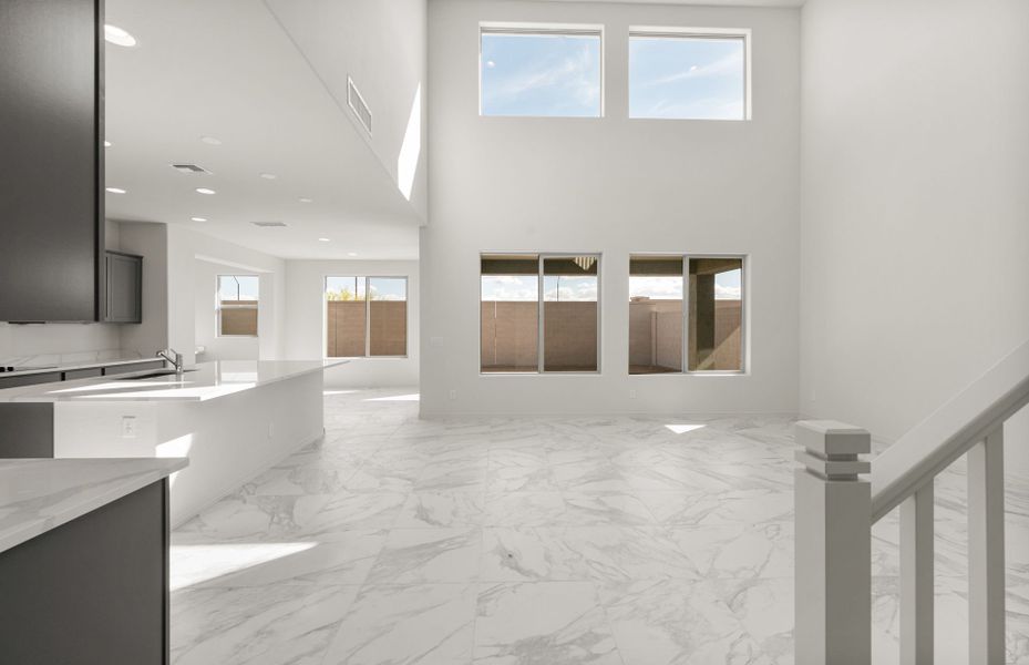 Spacious, unfurnished interior of a new home in Allen Ranches, Litchfield Park (Image 31).