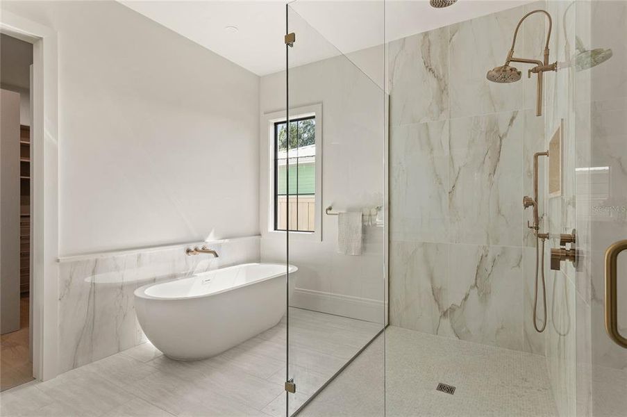 Furnished interior view inside a new home in , Orlando (Image 6).