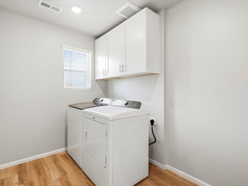 Furnished interior view inside a new home in Lake Bluff, Greeley (Image 10).