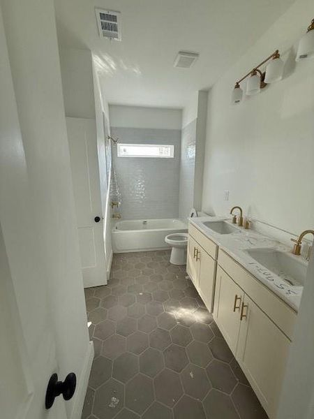 Furnished interior view inside a new home in , Jefferson (Image 7).