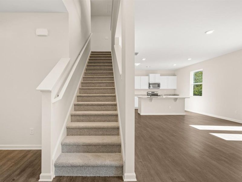 Spacious, unfurnished interior of a new home in Oaks at Cedar Grove, Fairburn (Image 17).