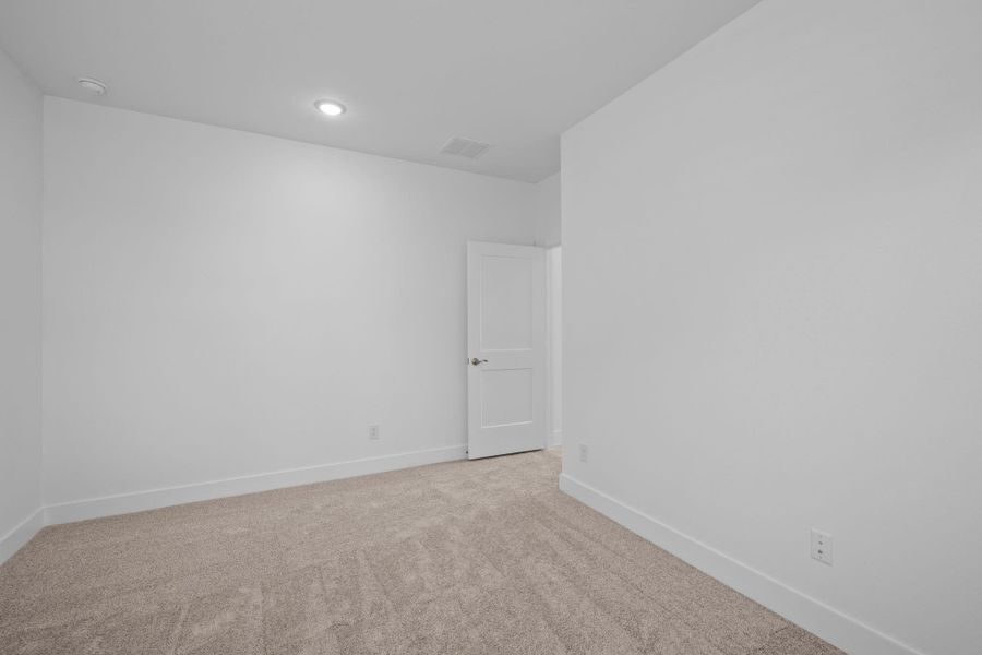 Spacious, unfurnished interior of a new home in Sienna, Missouri City (Image 12). Spacious, unfurnished interior of a new home in Sienna, Missouri City (Image 12).