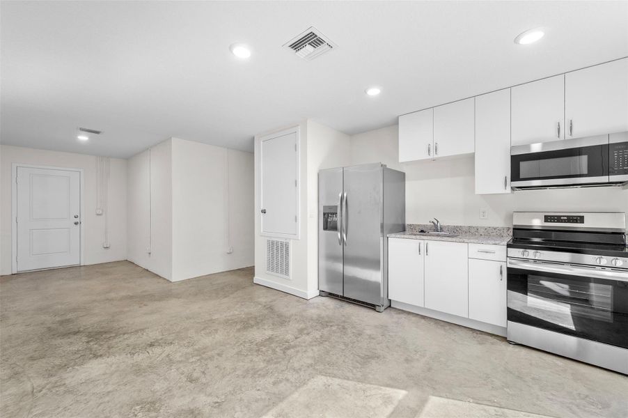 Image 28 of a home in .