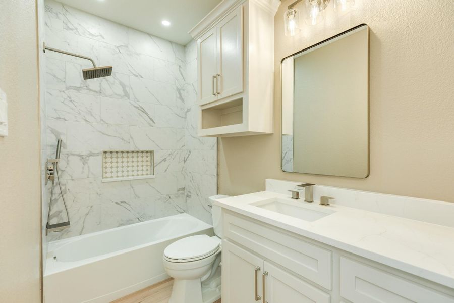 Furnished interior view inside a new home in , Richwood (Image 15).