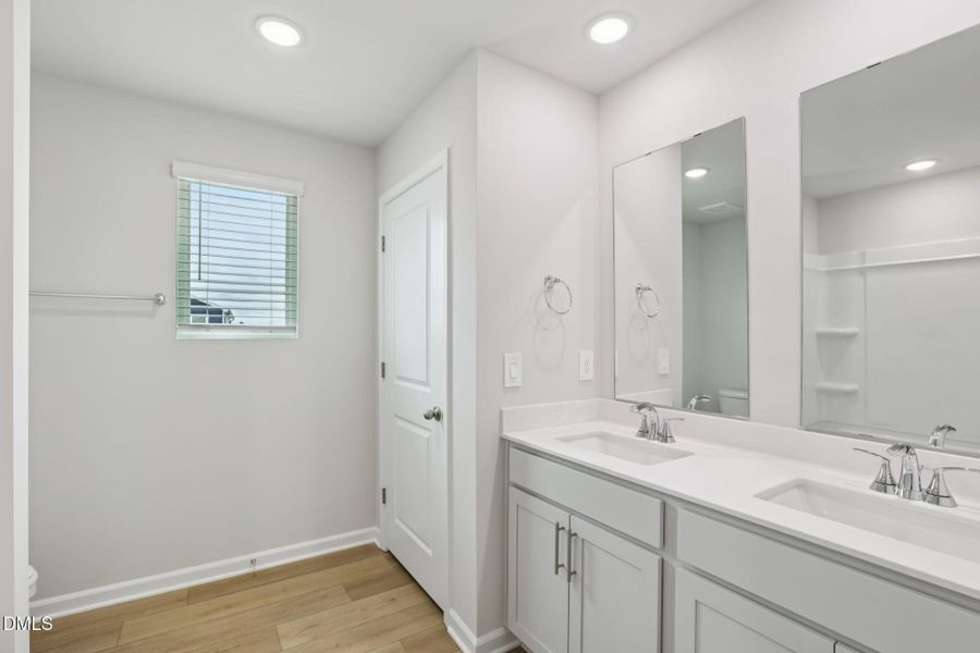 16-web-or-mls-Raleigh- River Glen- 693 W