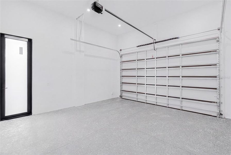 Spacious, unfurnished interior of a new home in , Port Charlotte (Image 69).