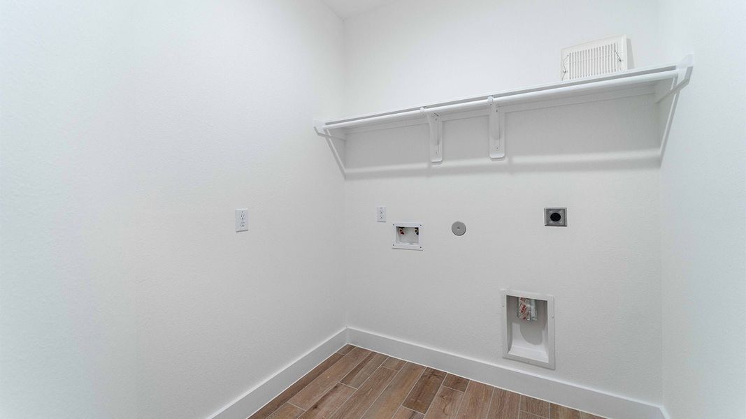 Spacious, unfurnished interior of a new home in Massey Oaks, Pearland (Image 42). Spacious, unfurnished interior of a new home in Massey Oaks, Pearland (Image 42).