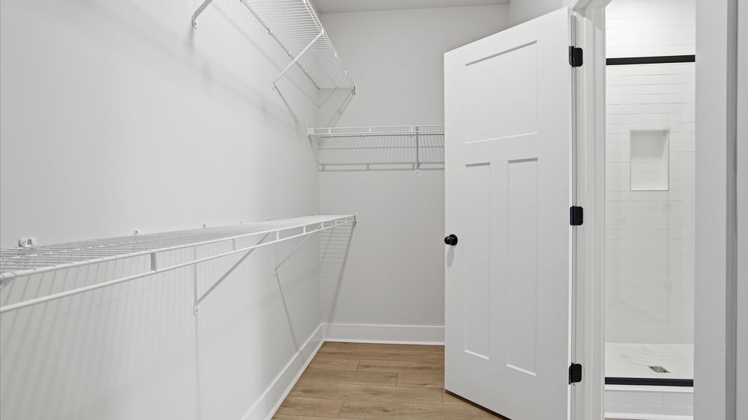 Walk-in Closet Walk-in Closet