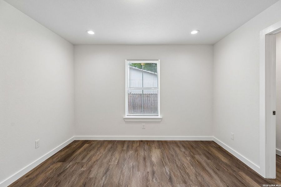 Spacious, unfurnished interior of a new home in , San Antonio (Image 24).
