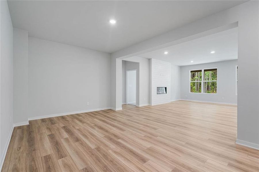 Spacious, unfurnished interior of a new home in Windsong Estates, McDonough (Image 10).