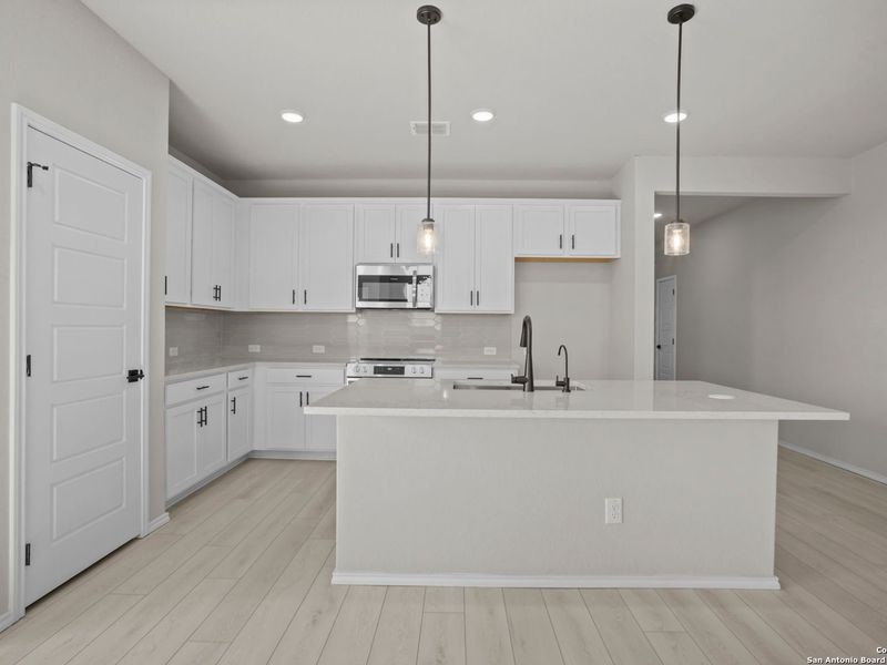 Furnished interior view inside a new home in Hannah Heights, Seguin (Image 8).