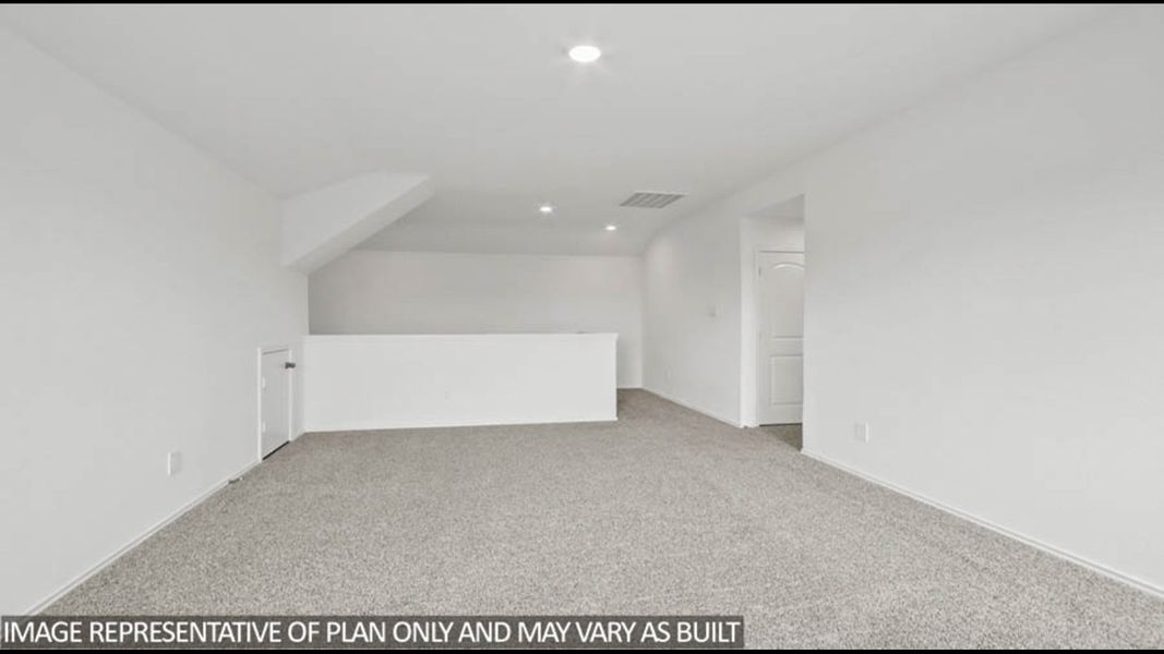 Spacious, unfurnished interior of a new home in Sunterra Lakes, Brookshire (Image 15).