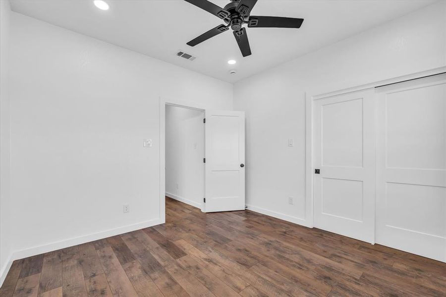 Spacious, unfurnished interior of a new home in , Hewitt (Image 10).