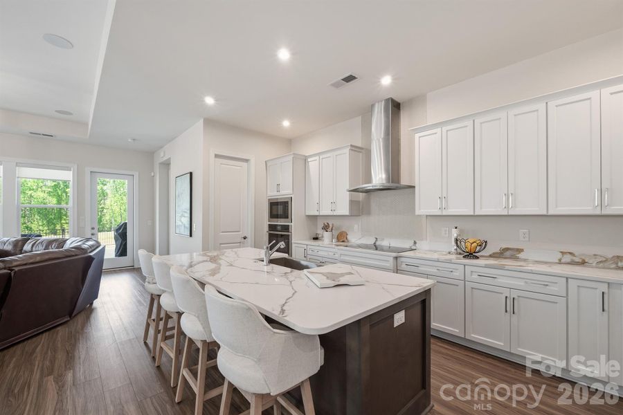 Kitchen Island w/ Bar Seating