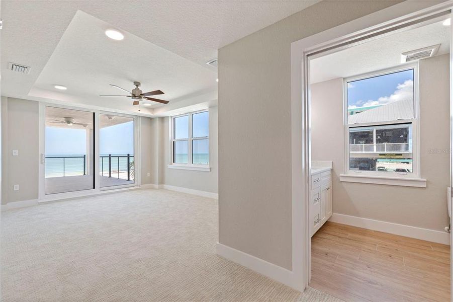 Spacious, unfurnished interior of a new home in , Madeira Beach (Image 13).