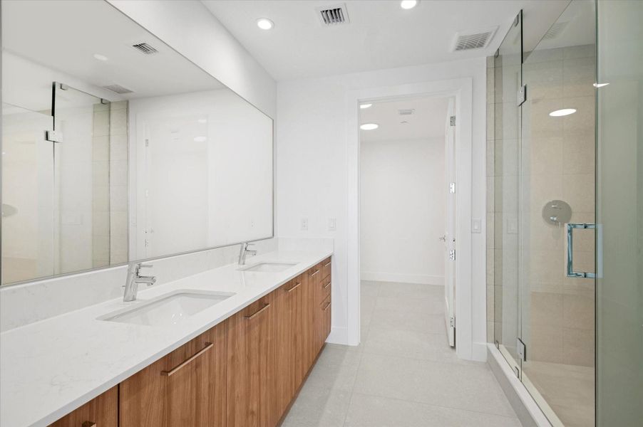 Furnished interior view inside a new home in , Fort Lauderdale (Image 16).