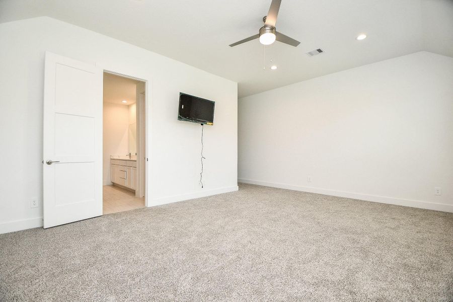 Spacious, unfurnished interior of a new home in Hills of Westlake, Conroe (Image 13). Spacious, unfurnished interior of a new home in Hills of Westlake, Conroe (Image 13).