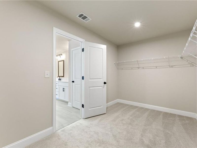 Spacious, unfurnished interior of a new home in Melody Lakeside Estates, Buford (Image 16).