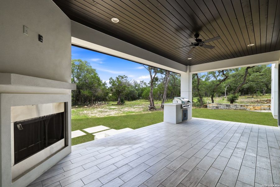 Exterior details and patio area of a home in , New Braunfels (Image 3).