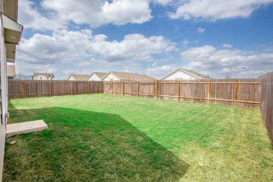 Exterior details and patio area of a home in Summerside, Lockhart (Image 4).