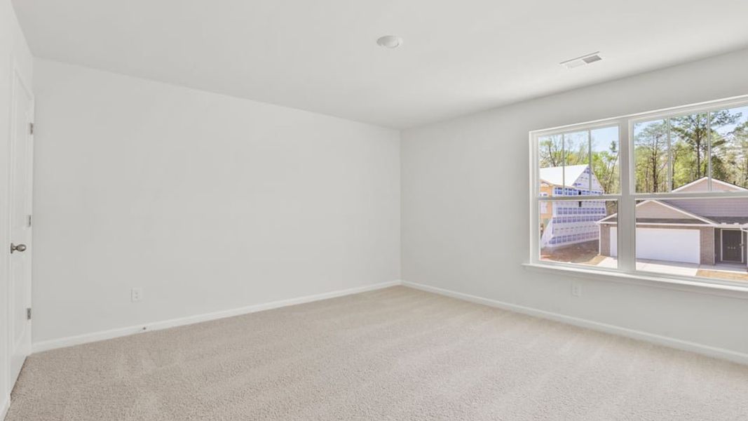 Spacious, unfurnished interior of a new home in Cedar Gap, Fountain Inn (Image 24).